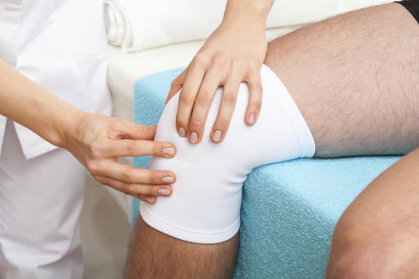 managing knee pain